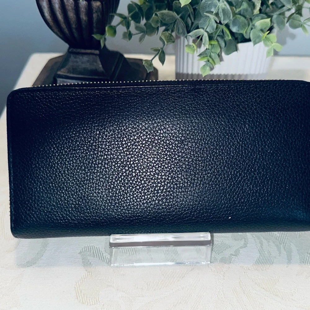 Michael Kors Jet Set Travel Continental Zip-Around Wallet - Black - Like NEW - Picture 2 of 7